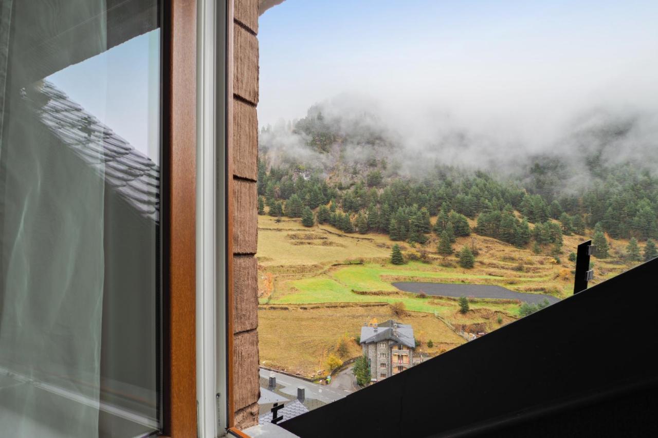 Comfortable Studio With Mountain View In Arinsal 40 M² + Ski Storage Exterior photo